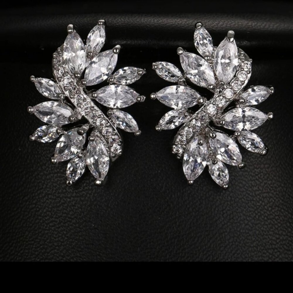 18K White Gold Swarovski Elements crystal Marquise Women's earrings